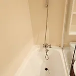 - Inout - 4 Beds Flat C-e18 דירה *