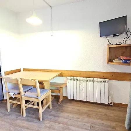 - Inout - 4 Beds Flat C-e18 דירה *