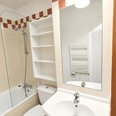 - Inout - 4 Beds Flat C-e18 *
