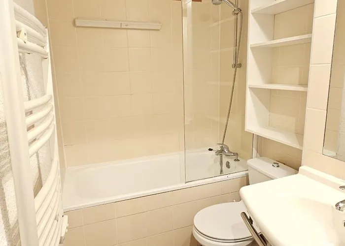 - Inout - 4 Beds Flat C-e18 * ואל טורנס