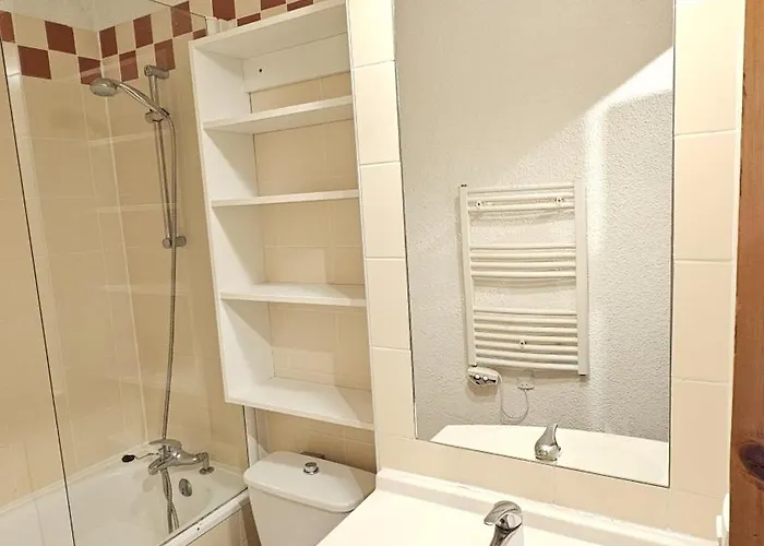 - Inout - 4 Beds Flat C-e18